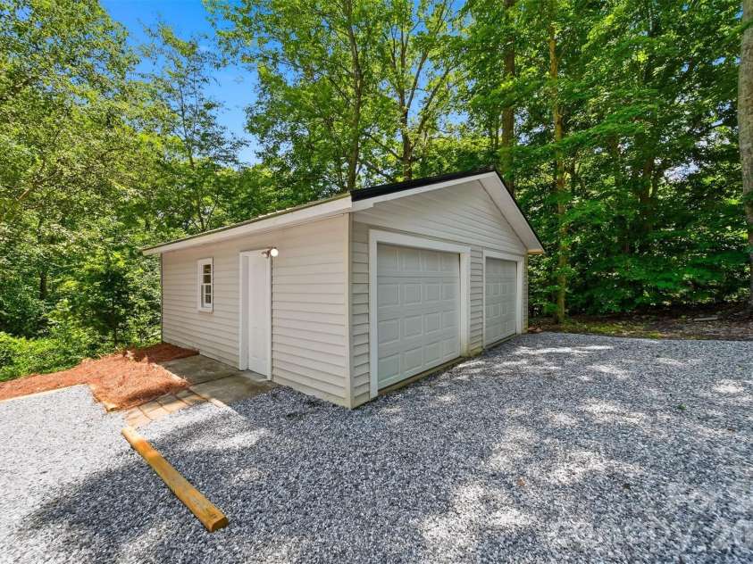 4944 Largo Court, Conover, NC 28613.  MLS# CAR4403514, YatesRealty ID 31932. 
