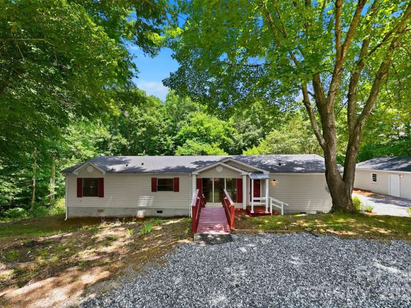 4944 Largo Court, Conover, NC 28613.  MLS# CAR4403514, YatesRealty ID 31932. 