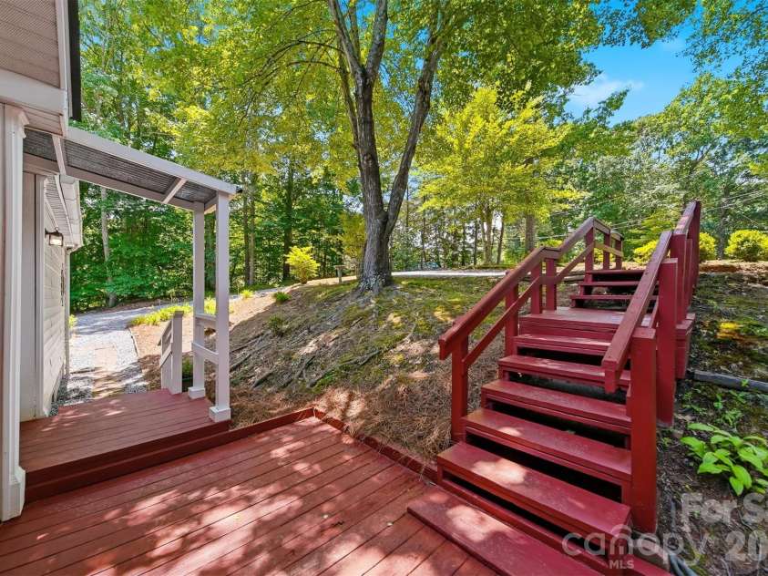 4944 Largo Court, Conover, NC 28613.  MLS# CAR4403514, YatesRealty ID 31932. 