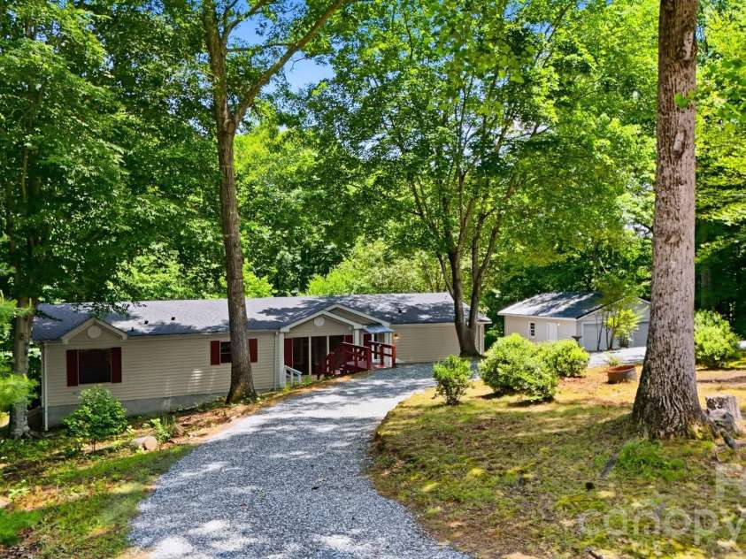 4944 Largo Court, Conover, NC 28613.  MLS# CAR4403514, YatesRealty ID 31932. 