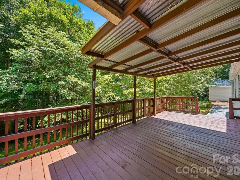 4944 Largo Court, Conover, NC 28613.  MLS# CAR4403514, YatesRealty ID 31932. Back Deck