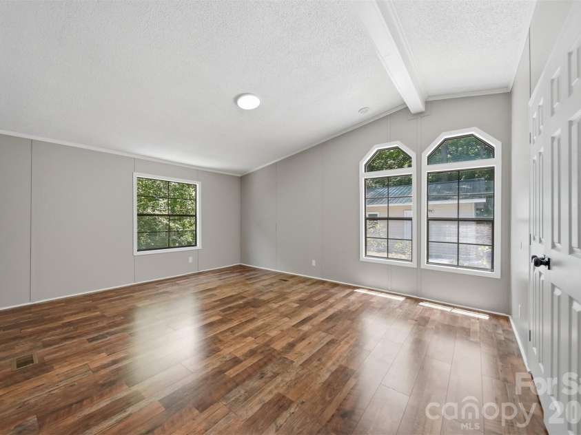 4944 Largo Court, Conover, NC 28613.  MLS# CAR4403514, YatesRealty ID 31932. Primary Suite