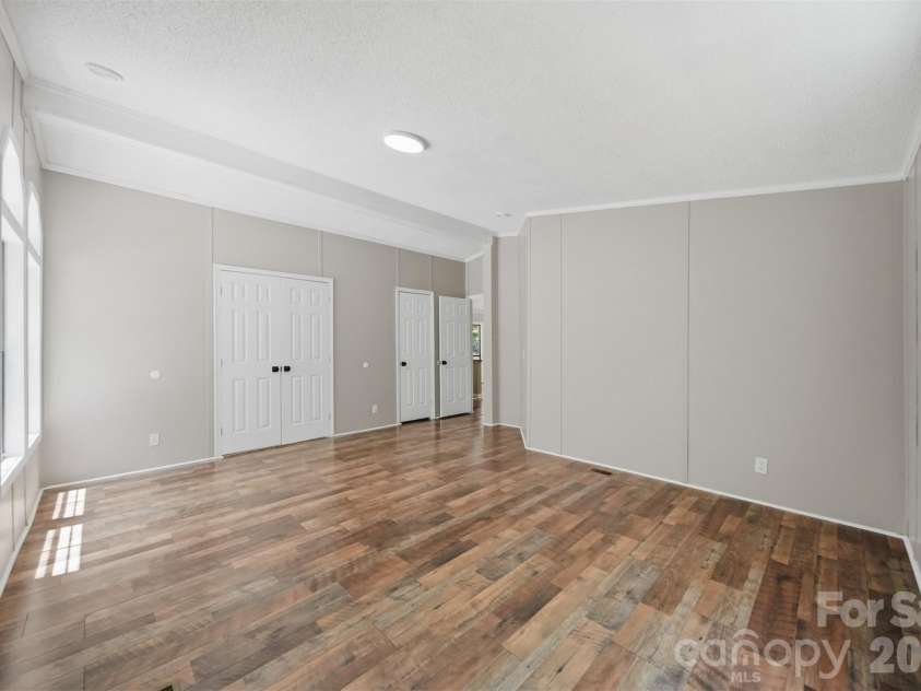 4944 Largo Court, Conover, NC 28613.  MLS# CAR4403514, YatesRealty ID 31932. Primary Suite