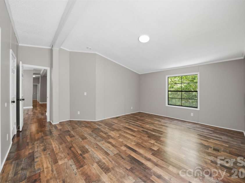 4944 Largo Court, Conover, NC 28613.  MLS# CAR4403514, YatesRealty ID 31932. Primary Suite