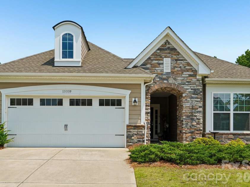 13339 Blanton Drive, Huntersville, NC 28078.  MLS# CAR4390935, YatesRealty ID 31933. 