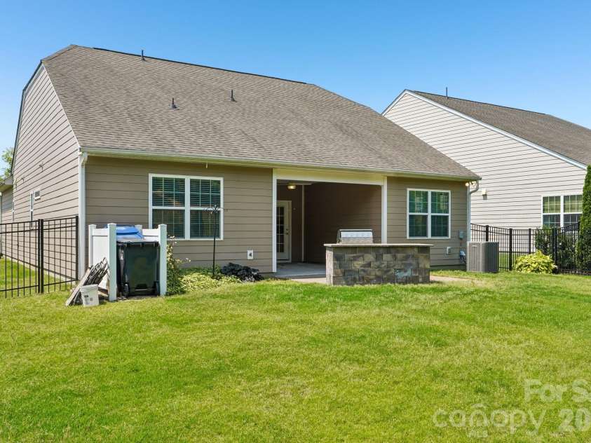 13339 Blanton Drive, Huntersville, NC 28078.  MLS# CAR4390935, YatesRealty ID 31933. 