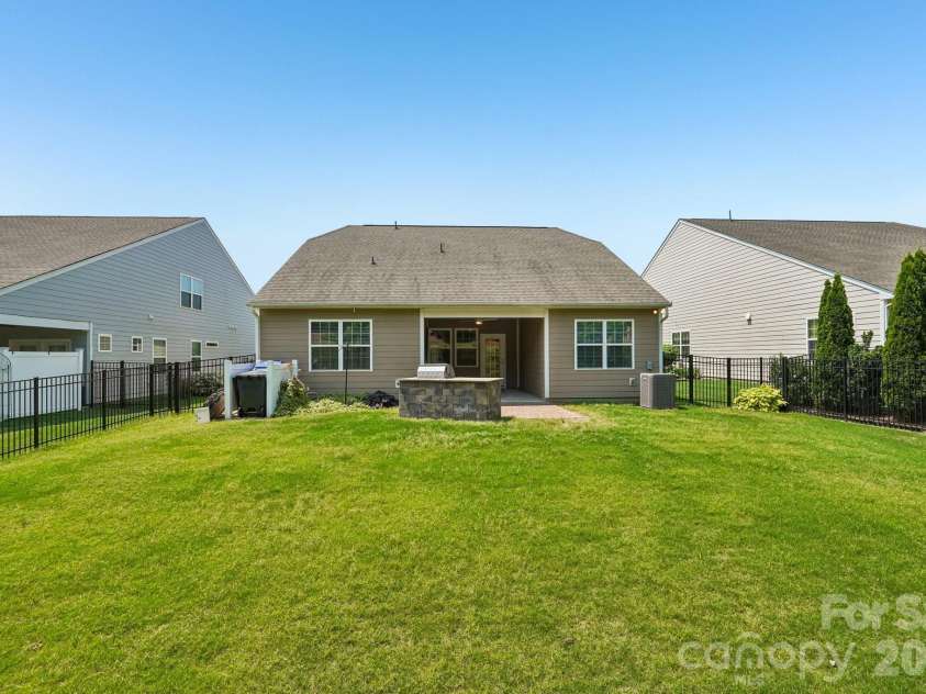 13339 Blanton Drive, Huntersville, NC 28078.  MLS# CAR4390935, YatesRealty ID 31933. 