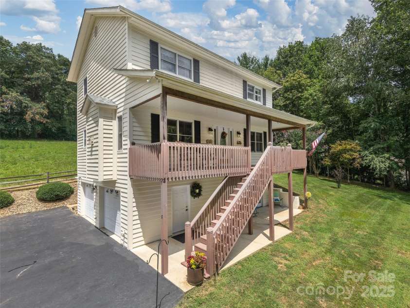 17 Meadow Brook Drive, Fletcher, NC 28732.  MLS# CAR4292187, YatesRealty ID 31933. 