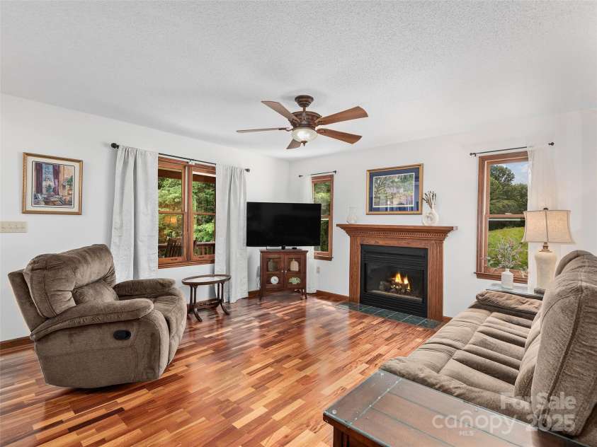 17 Meadow Brook Drive, Fletcher, NC 28732.  MLS# CAR4292187, YatesRealty ID 31933. 