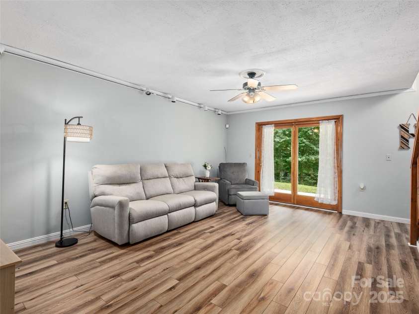 17 Meadow Brook Drive, Fletcher, NC 28732.  MLS# CAR4292187, YatesRealty ID 31933. 