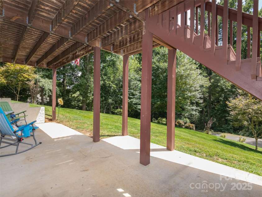17 Meadow Brook Drive, Fletcher, NC 28732.  MLS# CAR4292187, YatesRealty ID 31933. 