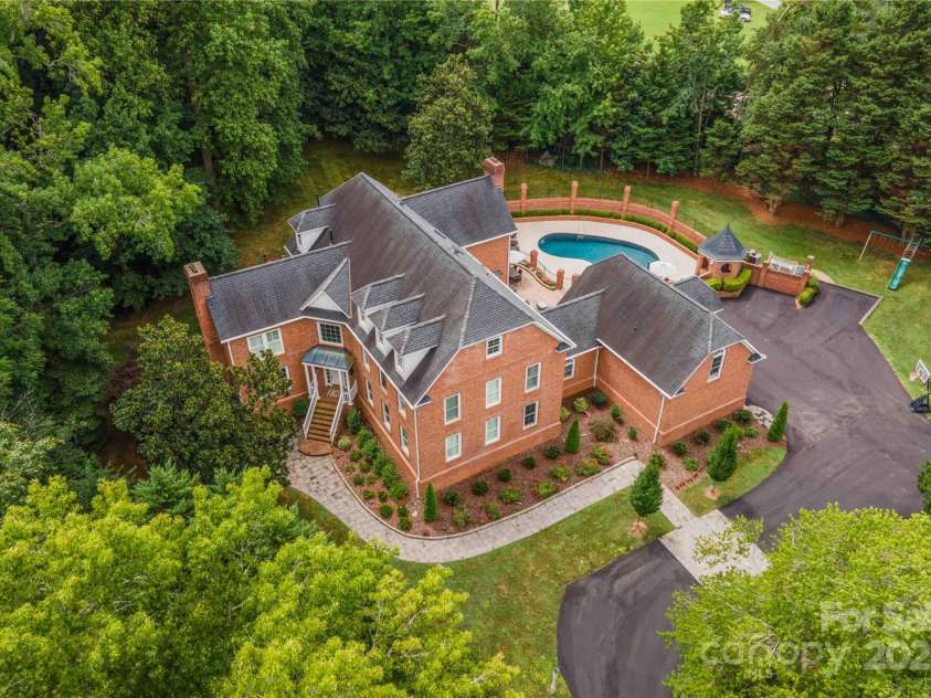 3940 Beechridge Road, Winston Salem, NC 27106.  MLS# CAR4291783, YatesRealty ID 31934. 