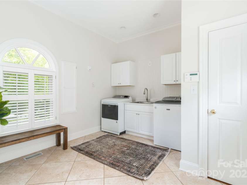 3940 Beechridge Road, Winston Salem, NC 27106.  MLS# CAR4291783, YatesRealty ID 31934. 