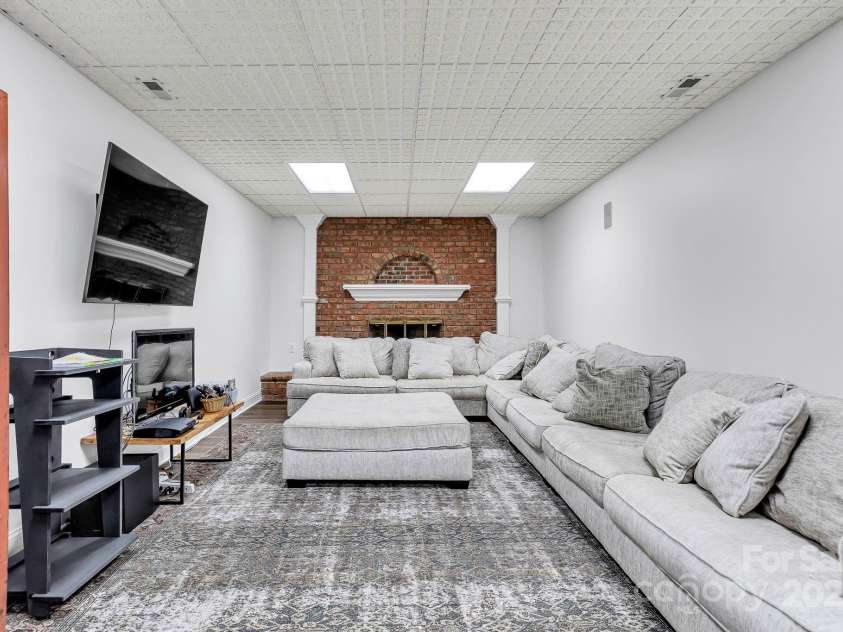 3940 Beechridge Road, Winston Salem, NC 27106.  MLS# CAR4291783, YatesRealty ID 31934. 