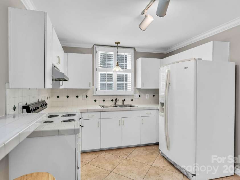 3940 Beechridge Road, Winston Salem, NC 27106.  MLS# CAR4291783, YatesRealty ID 31934. 