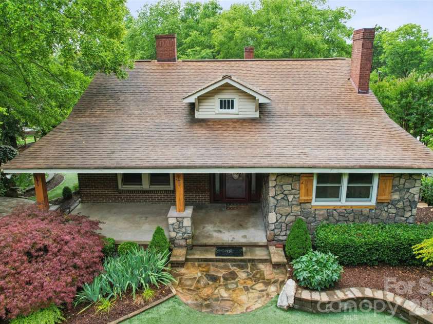 400 Alpine Street, Kannapolis, NC 28081.  MLS# CAR4387545, YatesRealty ID 31934. 