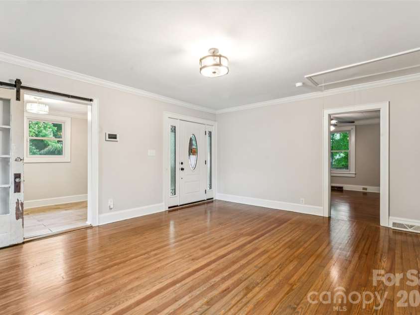 400 Alpine Street, Kannapolis, NC 28081.  MLS# CAR4387545, YatesRealty ID 31934. 