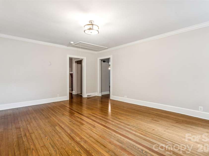 400 Alpine Street, Kannapolis, NC 28081.  MLS# CAR4387545, YatesRealty ID 31934. 