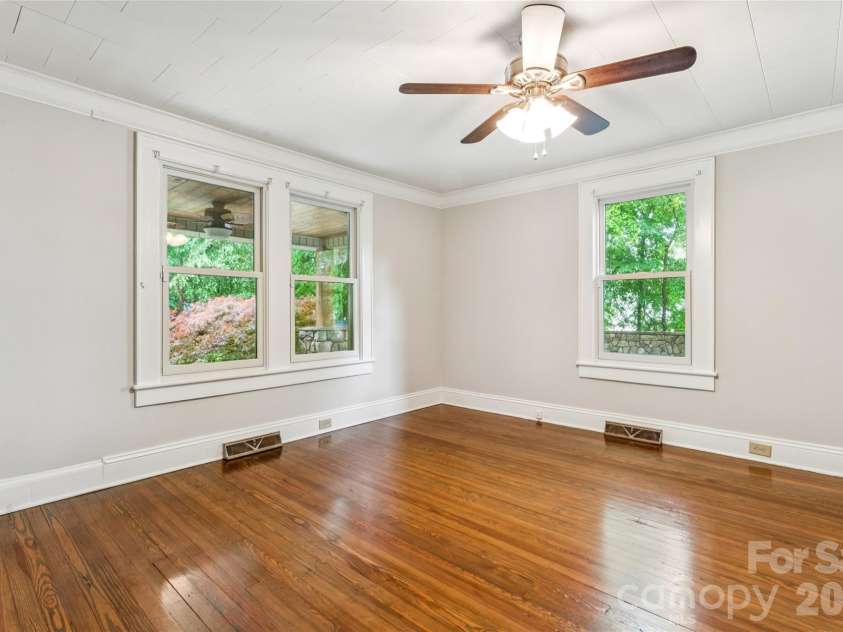 400 Alpine Street, Kannapolis, NC 28081.  MLS# CAR4387545, YatesRealty ID 31934. 