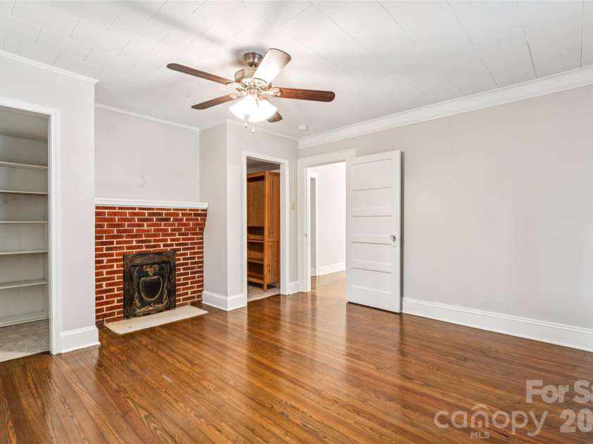 400 Alpine Street, Kannapolis, NC 28081.  MLS# CAR4387545, YatesRealty ID 31934. 
