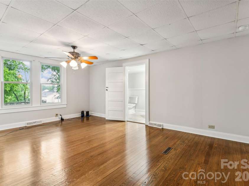 400 Alpine Street, Kannapolis, NC 28081.  MLS# CAR4387545, YatesRealty ID 31934. 