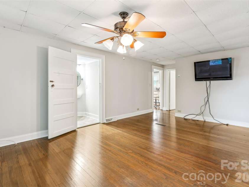 400 Alpine Street, Kannapolis, NC 28081.  MLS# CAR4387545, YatesRealty ID 31934. 