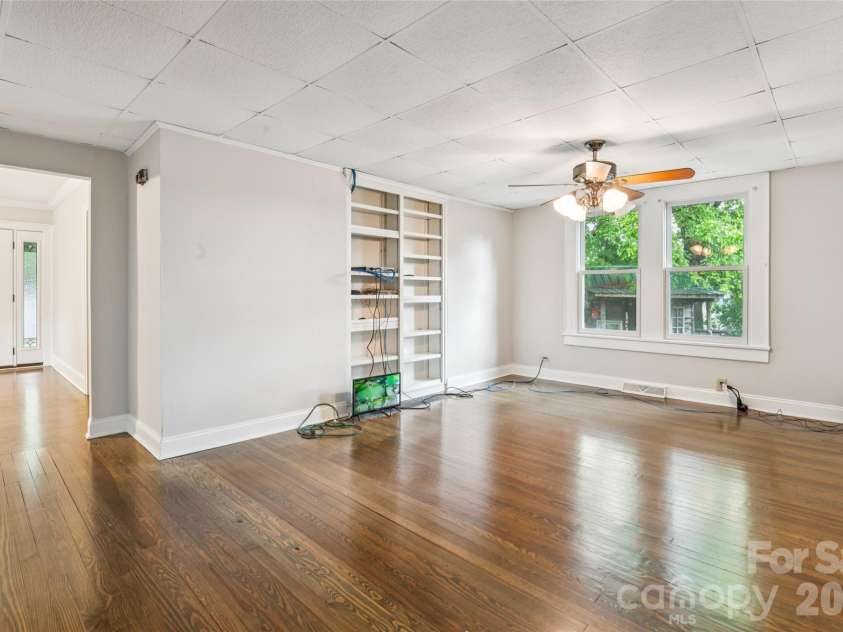 400 Alpine Street, Kannapolis, NC 28081.  MLS# CAR4387545, YatesRealty ID 31934. 