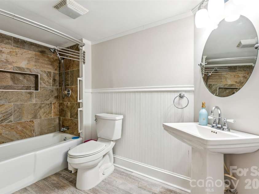 400 Alpine Street, Kannapolis, NC 28081.  MLS# CAR4387545, YatesRealty ID 31934. 
