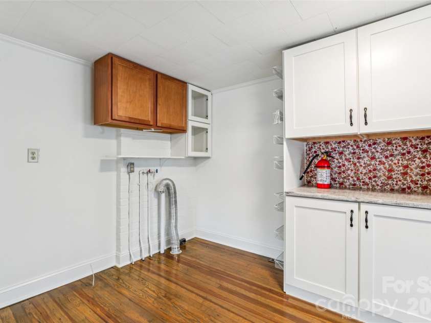 400 Alpine Street, Kannapolis, NC 28081.  MLS# CAR4387545, YatesRealty ID 31934. 
