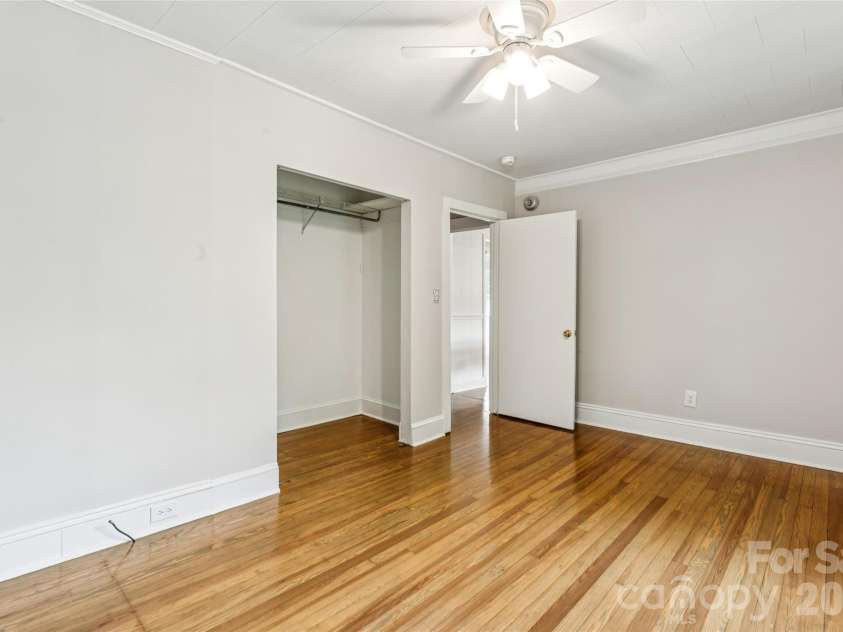 400 Alpine Street, Kannapolis, NC 28081.  MLS# CAR4387545, YatesRealty ID 31934. 