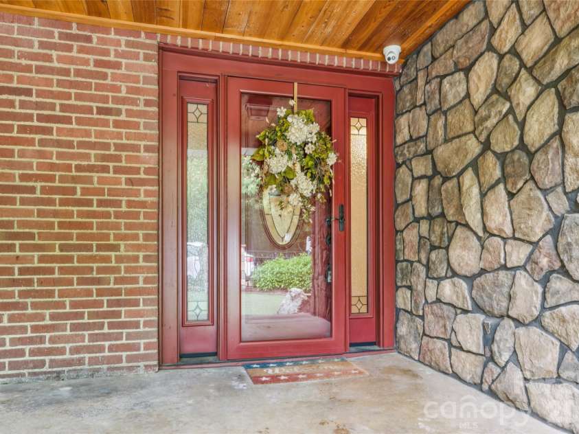 400 Alpine Street, Kannapolis, NC 28081.  MLS# CAR4387545, YatesRealty ID 31934. 