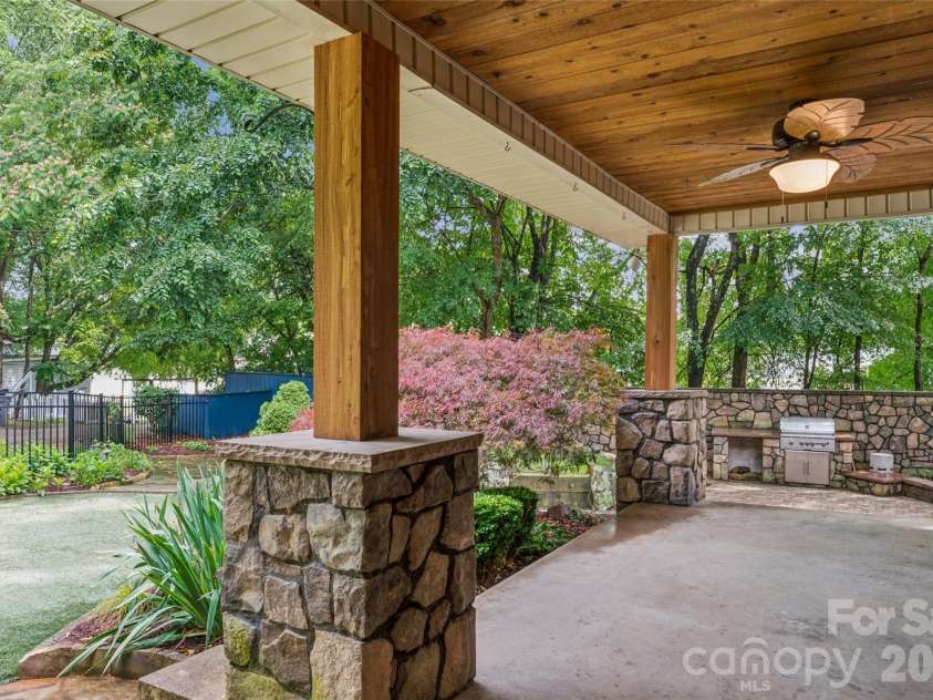400 Alpine Street, Kannapolis, NC 28081.  MLS# CAR4387545, YatesRealty ID 31934. 