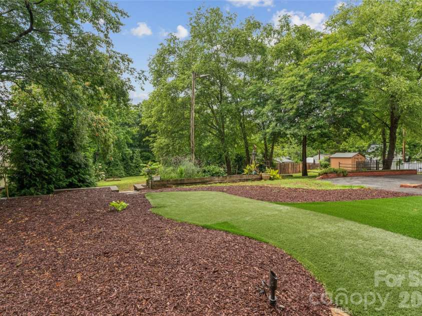 400 Alpine Street, Kannapolis, NC 28081.  MLS# CAR4387545, YatesRealty ID 31934. 