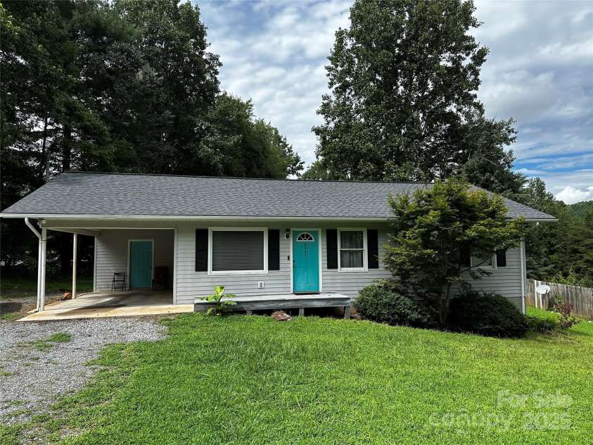 2462 Ridgecreek Drive, Morganton, NC 28655.  MLS# CAR4292241, YatesRealty ID 31935. 