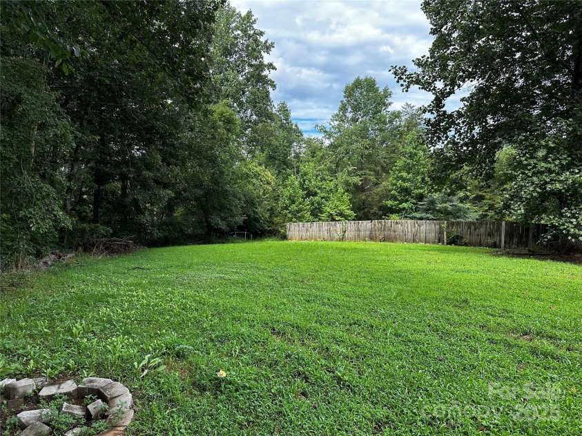 2462 Ridgecreek Drive, Morganton, NC 28655.  MLS# CAR4292241, YatesRealty ID 31935. 