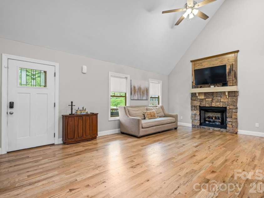 124 Maplewood Court, Hudson, NC 28638.  MLS# CAR4386969, YatesRealty ID 31936. 