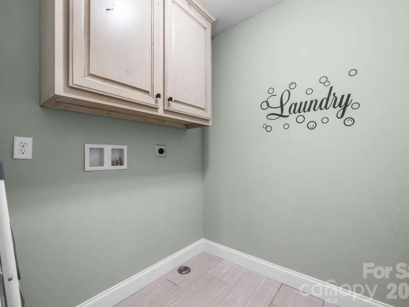 124 Maplewood Court, Hudson, NC 28638.  MLS# CAR4386969, YatesRealty ID 31936. 