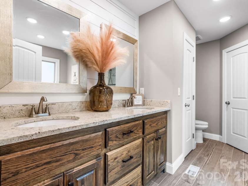 124 Maplewood Court, Hudson, NC 28638.  MLS# CAR4386969, YatesRealty ID 31936. 