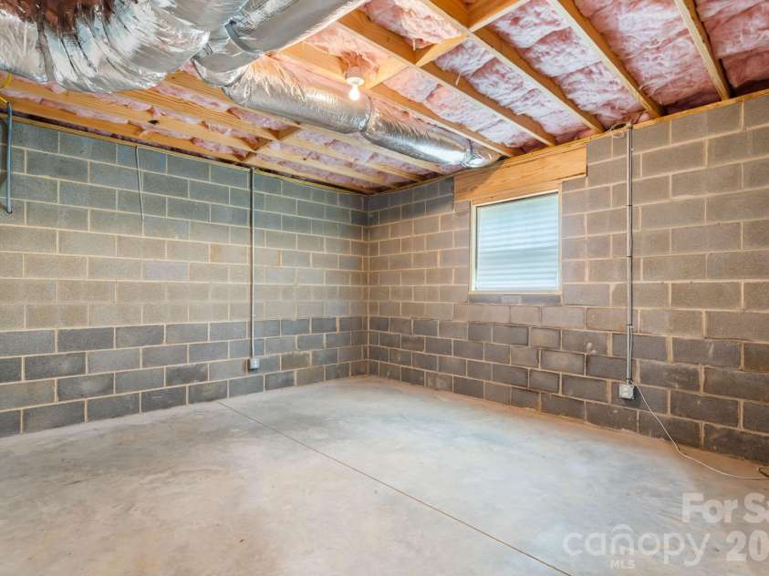 124 Maplewood Court, Hudson, NC 28638.  MLS# CAR4386969, YatesRealty ID 31936. 