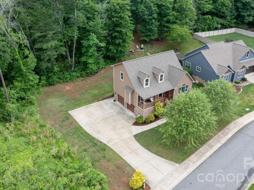 124 Maplewood Court, Hudson, NC 28638.  MLS# CAR4386969, YatesRealty ID 31936. 