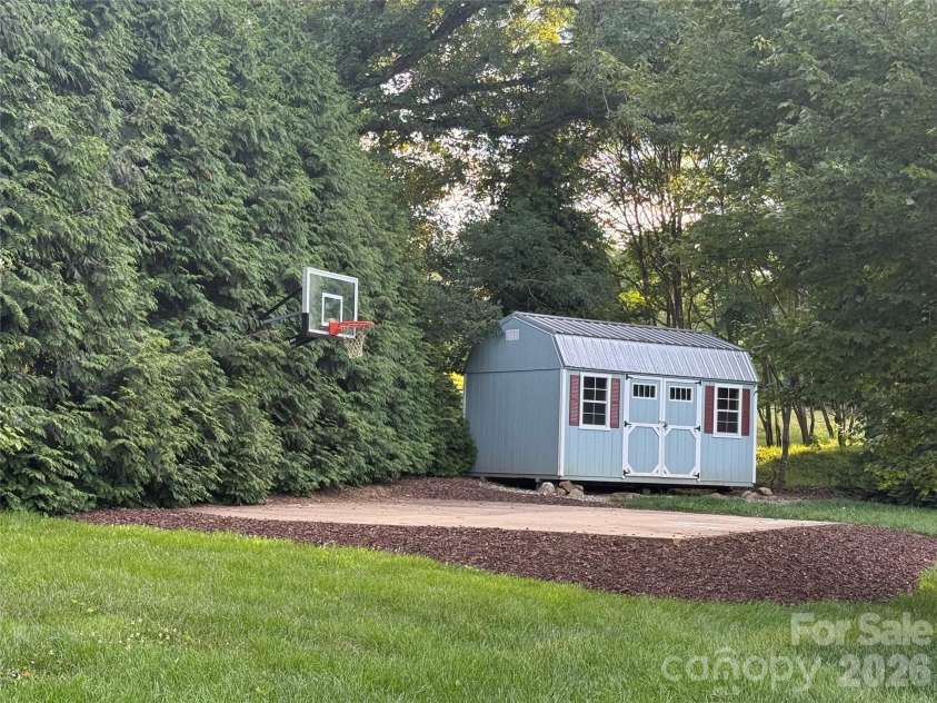 124 Maplewood Court, Hudson, NC 28638.  MLS# CAR4386969, YatesRealty ID 31936. 