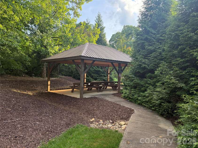 124 Maplewood Court, Hudson, NC 28638.  MLS# CAR4386969, YatesRealty ID 31936. 