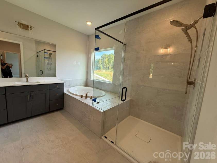 4487 Blue Mound Court, Stanley, NC 28164.  MLS# CAR4387559, YatesRealty ID 31937. Primary Bathroom