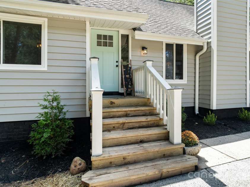 9514 Fairway Ridge Road, Charlotte, NC 28277.  MLS# CAR4292162, YatesRealty ID 31937. 