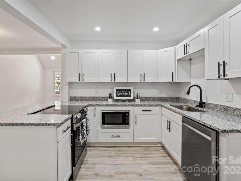 9514 Fairway Ridge Road, Charlotte, NC 28277.  MLS# CAR4292162, YatesRealty ID 31937. 