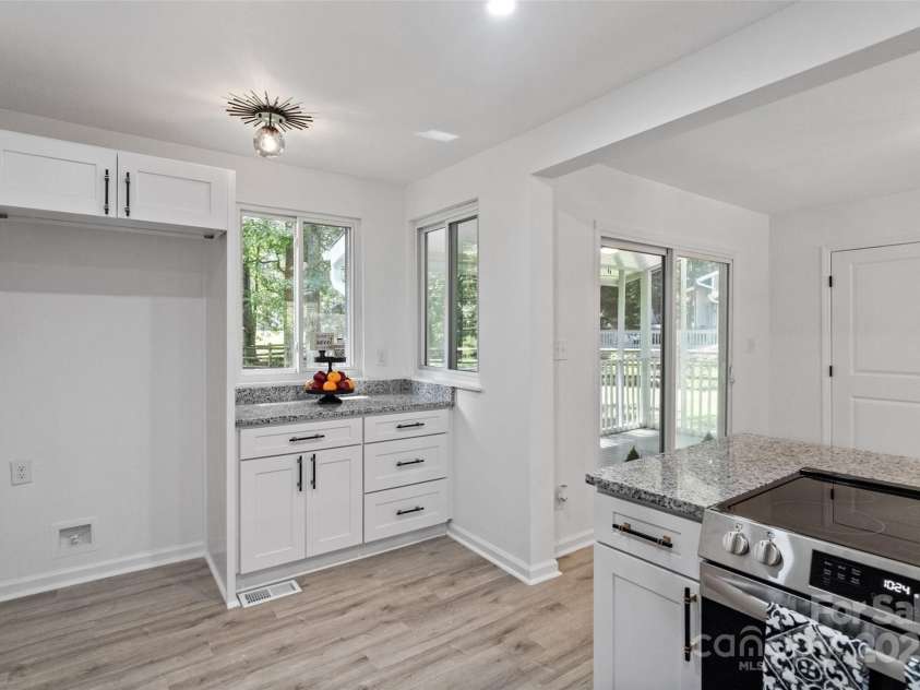 9514 Fairway Ridge Road, Charlotte, NC 28277.  MLS# CAR4292162, YatesRealty ID 31937. 