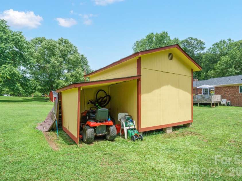 1204 Crowders Mountain Road, Bessemer City, NC 28016.  MLS# CAR4392768, YatesRealty ID 31939. 