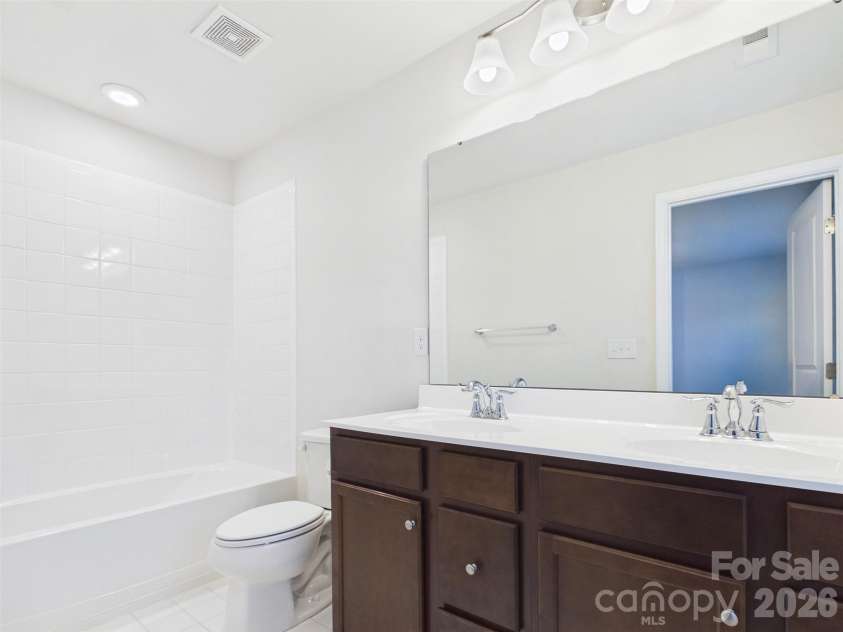 2440 Mariners Cove Lane, Denver, NC 28037.  MLS# CAR4341359, YatesRealty ID 3194. 