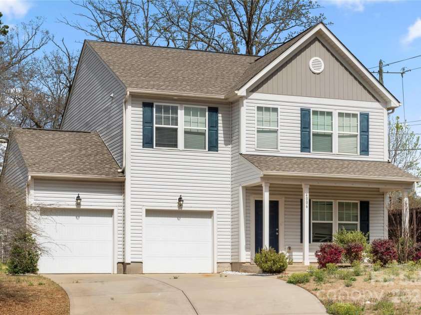 4006 Stockbrook Drive, Charlotte, NC 28215.  MLS# CAR4279750, YatesRealty ID 3194. 