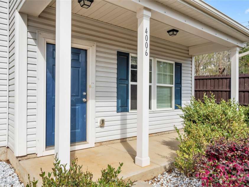 4006 Stockbrook Drive, Charlotte, NC 28215.  MLS# CAR4279750, YatesRealty ID 3194. 